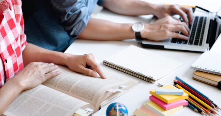 mali-odkrywcy-----naukowe-przygody-dla-dzieci-i-ro-auto-3593