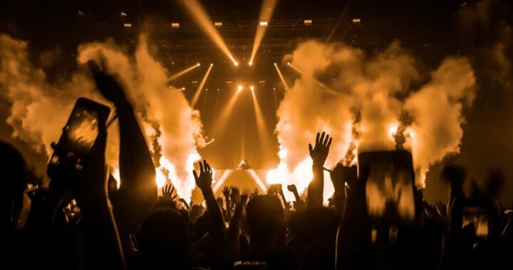 zg--o---sw--j-film-na-festiwal-film--w-jednominuto-auto-1830