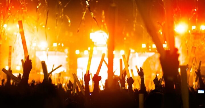 zakochany-koncert--powi--lanek--na-dzie---kobiet-w-auto-1854